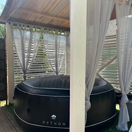 Le Chalet Pignantais Avec Option Jacuzzi Pignans Exteriér fotografie